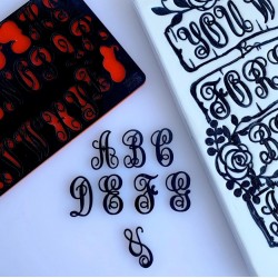 Set completo embosser lettera maiuscolo, minuscola - Monograms by Evil Cake Genius - Sweet Stamp Amycakes