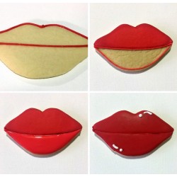 Cookie cutter lips  - 4 1/8" - Ann Clark
