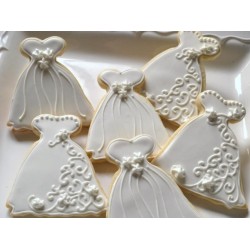 Cookie cutter wedding dress - 4" x 3 3/4" - Ann Clark