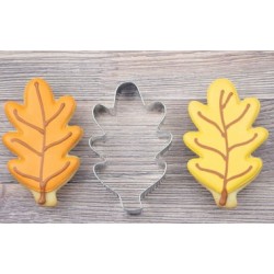 Cookie cutter oak leaf - 4 1/8" x 2 5/8" - Ann Clark