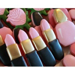 Cookie cutter lipstick - 3 7/8" - Ann Clark
