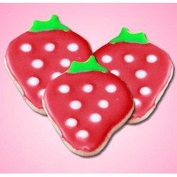 Cookie cutter strawberry - 3 1/4" x 2 3/4" - Ann Clark
